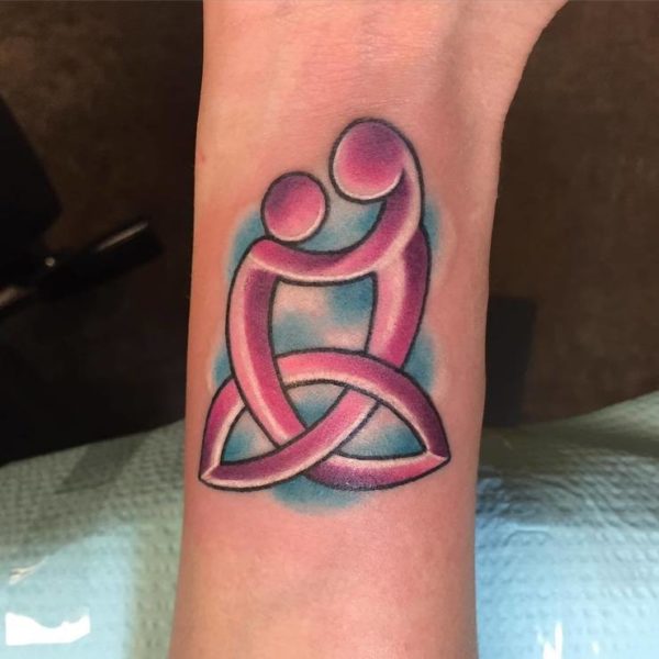 60 tatouages d'enfants pour les mamans qui montrent leur amour