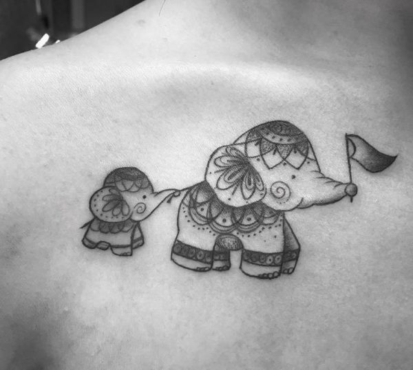 60 tatouages de bébé pour les mamans qui montrent leur amour