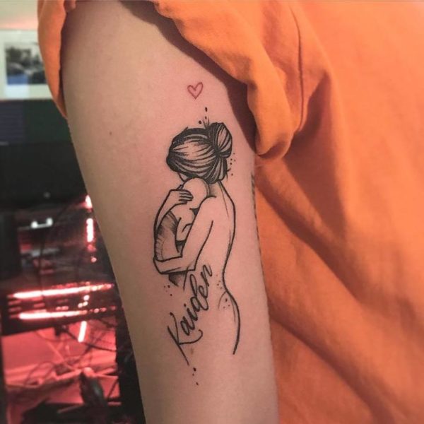 60 tatouages de bébé pour les mamans qui montrent leur amour