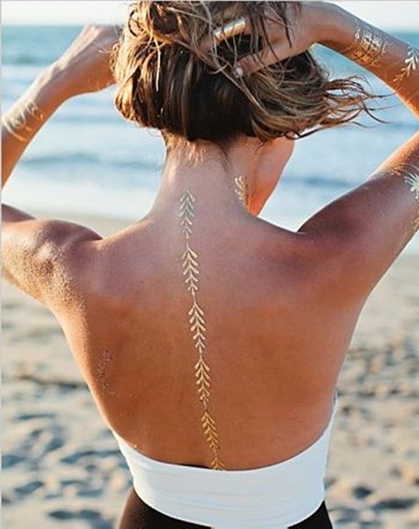 70 idées de tatouages en or pour les femmes (guide d'inspiration)