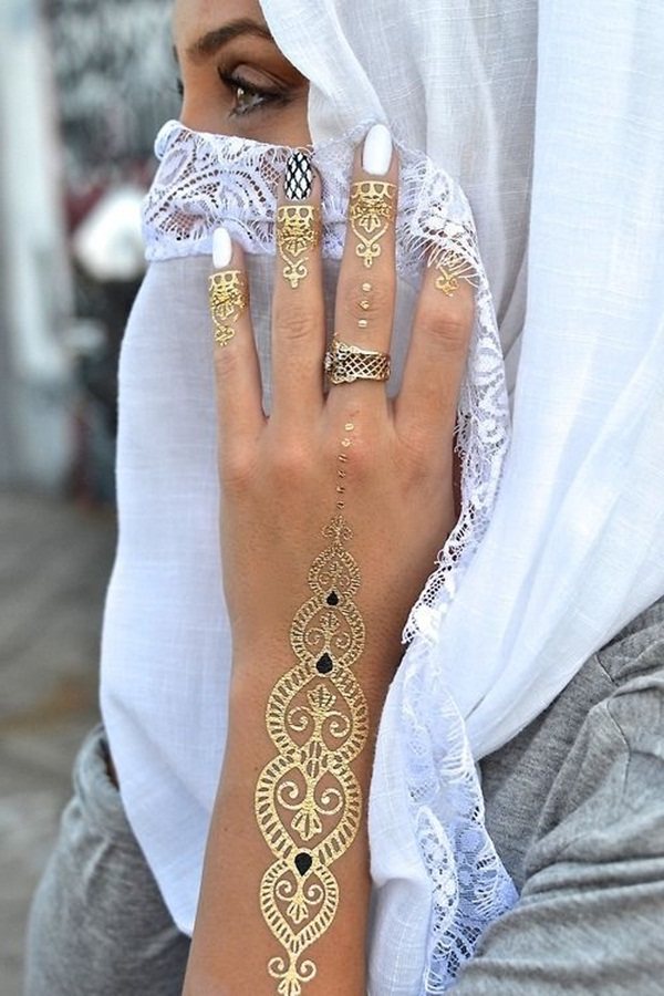 70 idées de tatouages en or pour les femmes (guide d'inspiration)