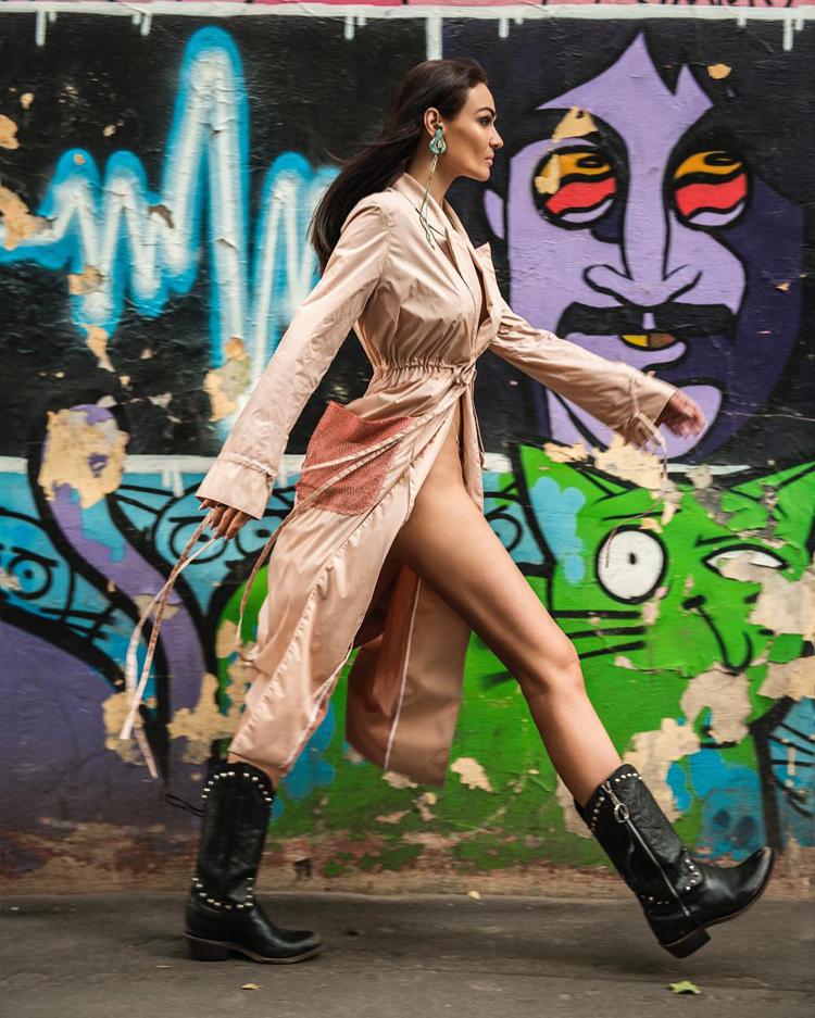 Alena Vodonaeva contre les graffitis