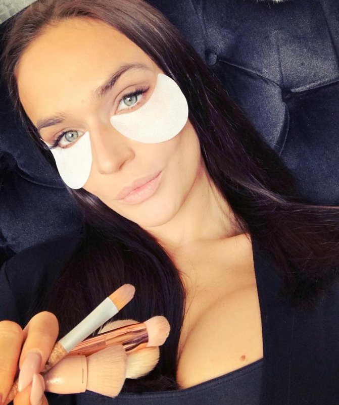 Alena Vodonaeva avec des taches sous les yeux