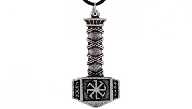 Amulette Marteau de Svarog
