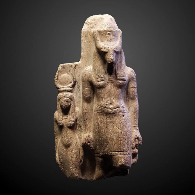 Anubis est un dieu chacal du monde des morts.
