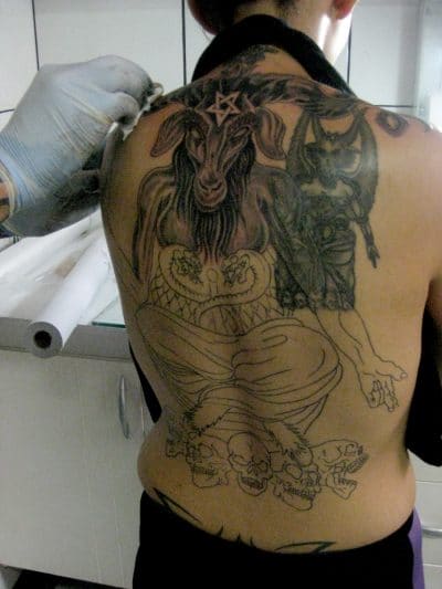 Baphomet représenté avec la tête d'une chèvre