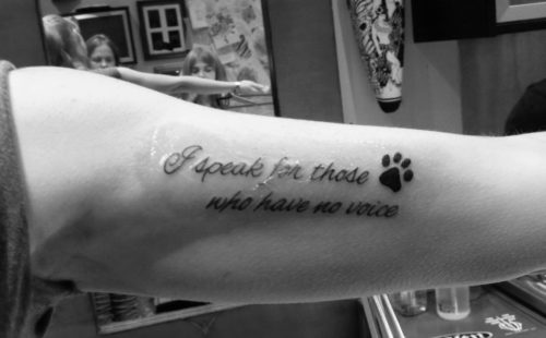 Plus de 120 phrases de tatouage pour les hommes