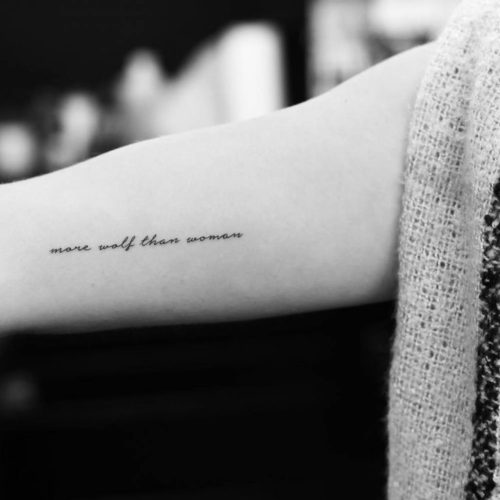 Plus de 120 phrases de tatouage pour les hommes