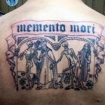 Tatouage Carpe diem Memento Mori en latin. Image, signification.