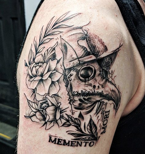 Tatouage Carpe diem Memento Mori en latin. Image, signification.