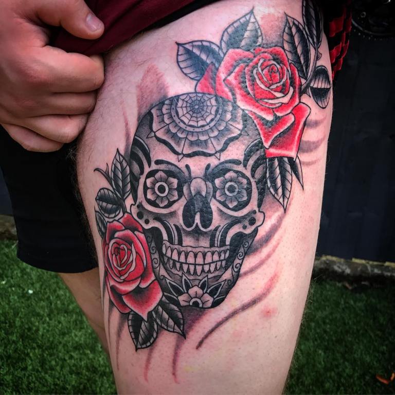 crâne avec une rose