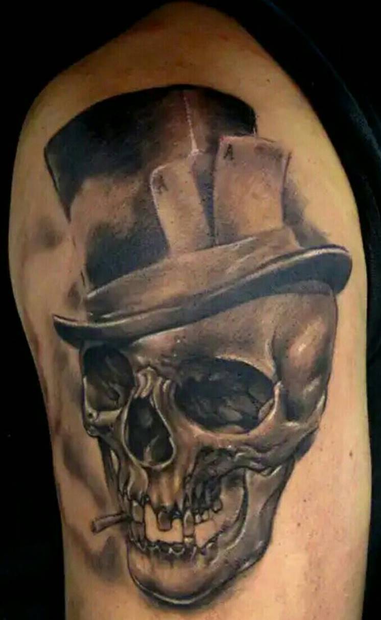 Crâne dans un chapeau