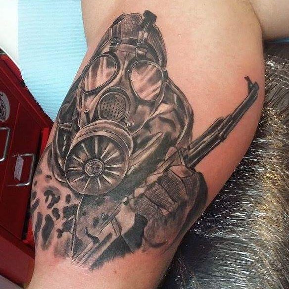 Tatouage de harceleur noir et blanc
