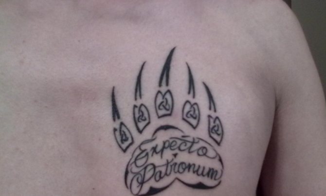 tatouage noir et blanc