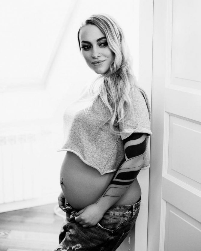 Qu'advient-il du tatouage si je tombe enceinte, si je perds du poids, si je grossis ou si je vieillis ?