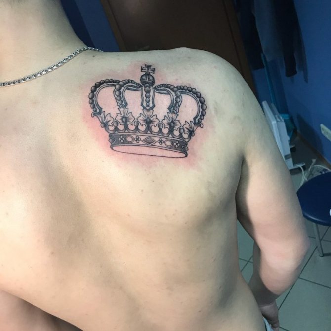 que signifie le tatouage de la couronne
