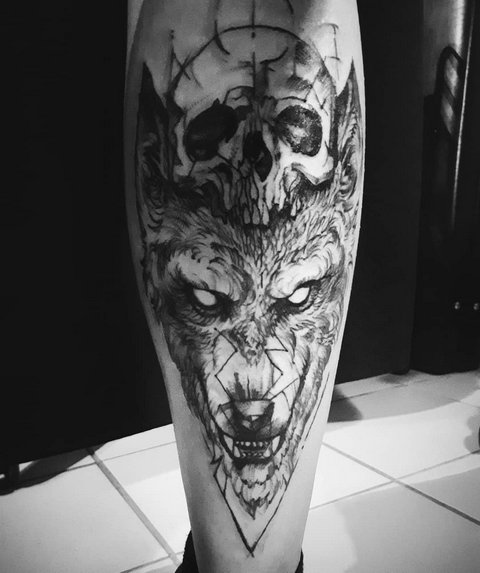 Que signifie le tatouage d'un loup ? Signification du tatouage de loup pour hommes et femmes : photo