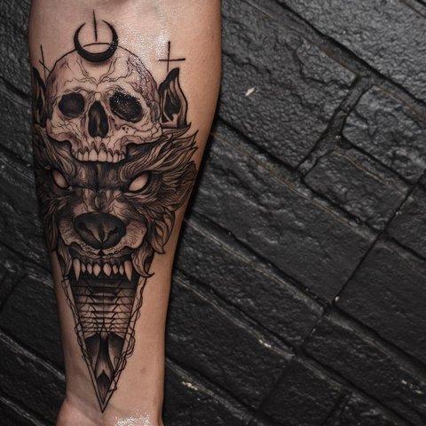 Que signifie le tatouage du loup ? Signification du tatouage de loup pour hommes et femmes : photo