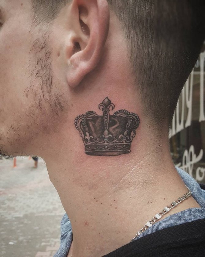 Que signifie le tatouage de la couronne