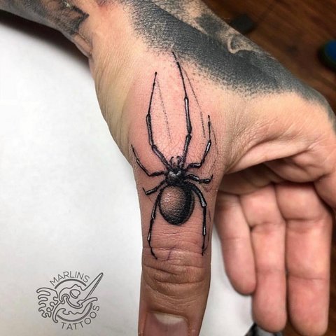 Que signifie un tatouage d'araignée pour les hommes ? Tatouage d'une araignée, signification pour les filles