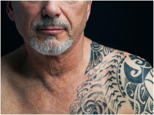 Que deviennent les tatouages avec l'âge ?