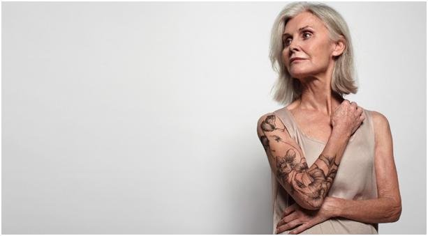 Que deviennent les tatouages en vieillissant ?