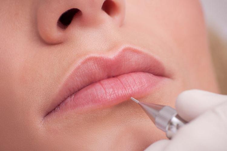 Ce qui arrive à vos lèvres - le maquillage permanent