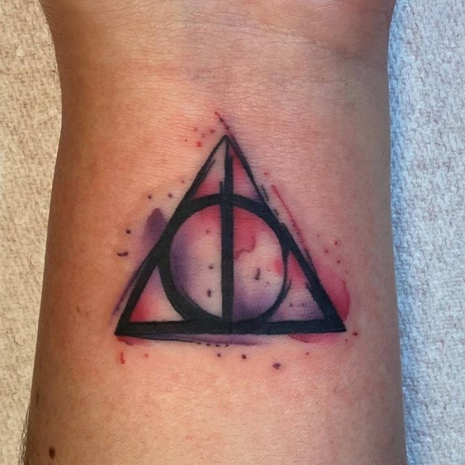 Tatouage des Reliques de la Mort