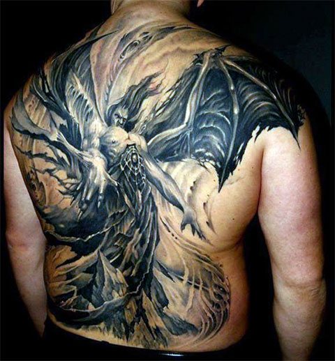 Tatouage de tête de démon chinois sur le dos