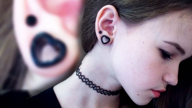 fille avec des tunnels