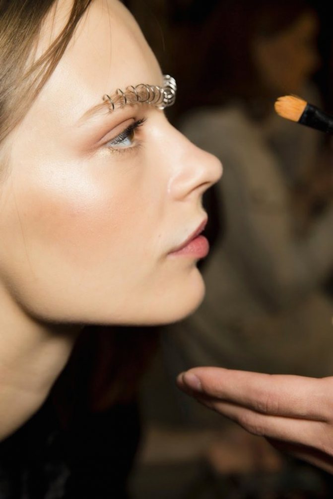 pour les sourcils