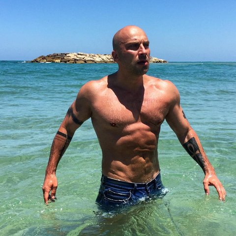 Dmitriy Nagiyev sur la mer