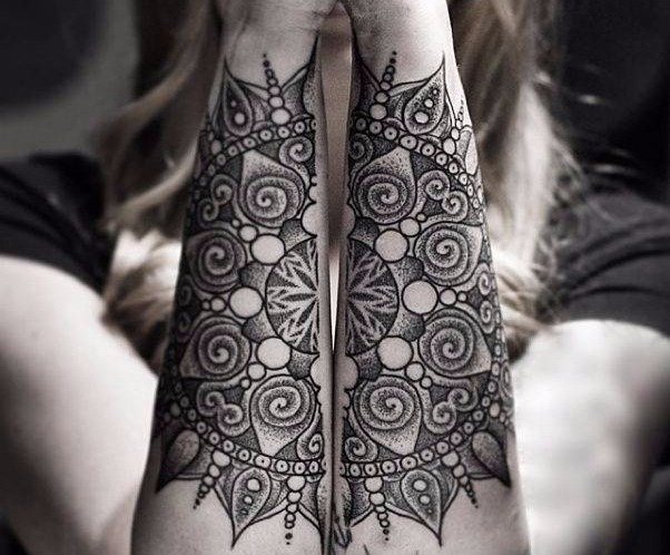 tatouage en pointillés