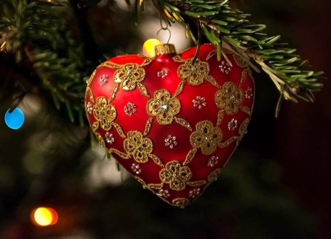Boules de sapin de Noël pour le Nouvel An 2021