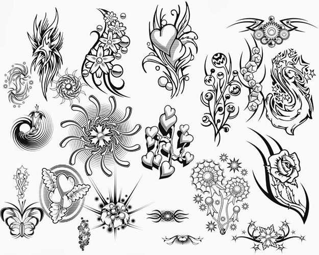 Motifs de tatouages pour filles sur le bras. Petites inscriptions, fleurs, géométrie, bracelet