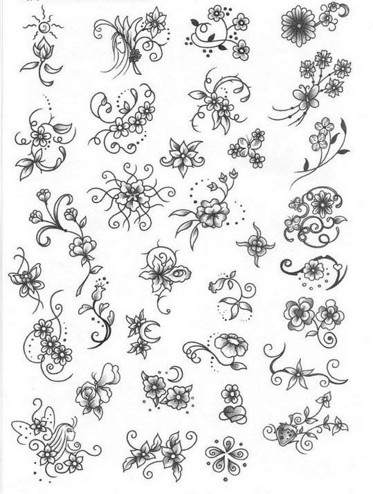 Motifs de tatouage floraux