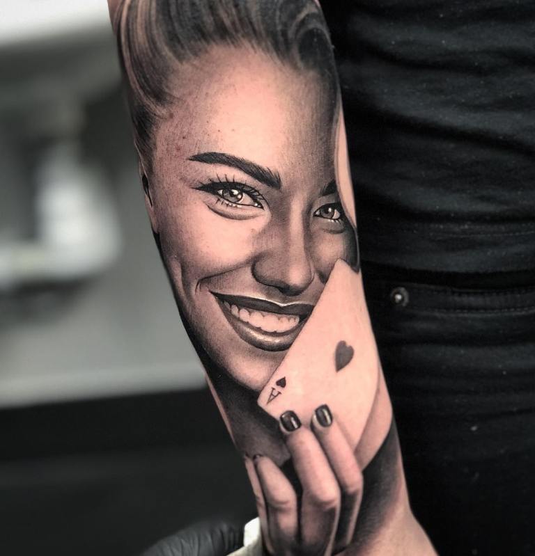 Esquisses de tatouages pour hommes à l'avant-bras
