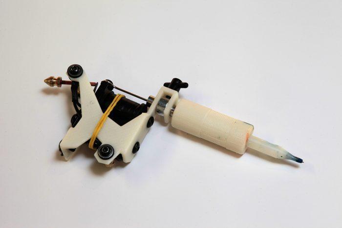 Cette machine à tatouer est imprimée en 3D