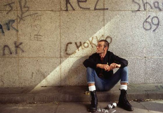Voici l'Angleterre : Joseph Gilgan en skinhead Woody