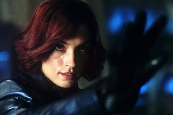 Famke Janssen : Geena Grey