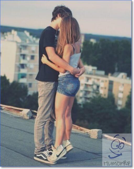 Photo d'un homme et d'une femme de dos