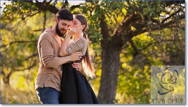 Photo d'un homme et d'une femme de dos