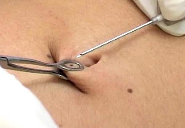 Photo - piercing au nombril
