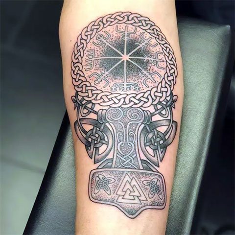 Photo du tatouage scandinave