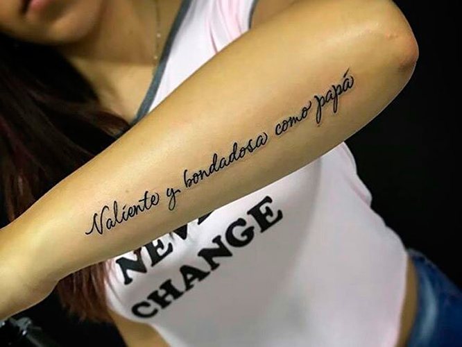 Tatouages Dictions significatifs pour les filles en latin à traduire en anglais, français et italien.