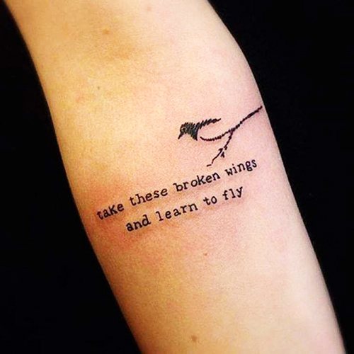 Tatouages Dictions significatifs pour les filles en latin à traduire en anglais, français et italien.
