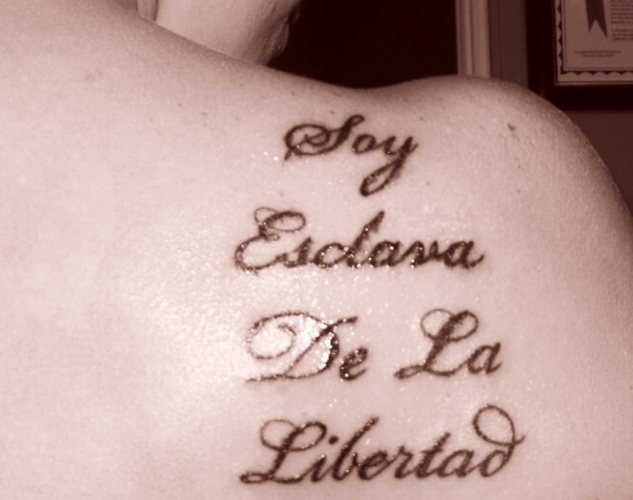 Dictions espagnols traduits pour l'amour, la vie, les relations, les tatouages de signification de beauté