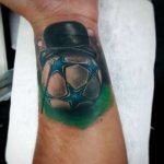Ballon de football avec chapeau