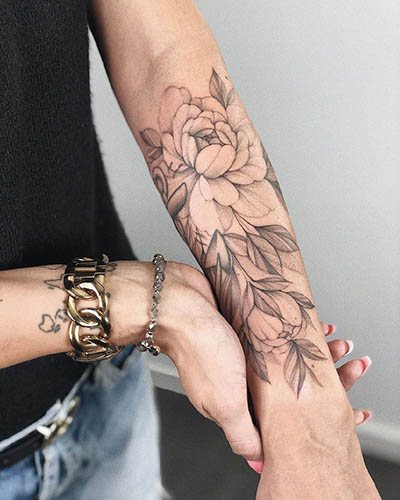 Où cela ne fait pas de mal d'avoir un tatouage sur le corps d'une fille