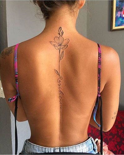 Où il n'y a pas de mal à se faire tatouer sur le corps d'une fille.